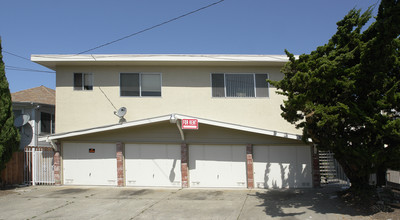 3795 39th Ave in Oakland, CA - Building Photo - Building Photo