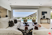 8908 Alto Cedro Dr in Beverly Hills, CA - Foto de edificio - Building Photo