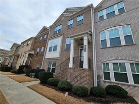 650 Sunset Park Dr in Suwanee, GA - Building Photo