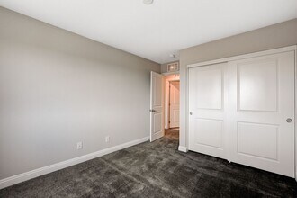 1614 Visible Ave in North Las Vegas, NV - Foto de edificio - Building Photo