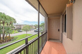 320 Racquet Club Rd, Unit 204 in Weston, FL - Building Photo - Building Photo