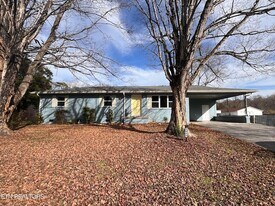 3408 Hackberry Rd in Knoxville, TN - Building Photo