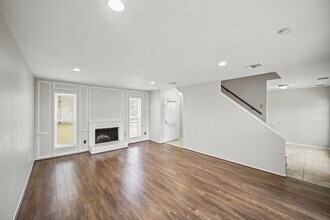 10814 Sugar Hill Dr, Unit B in Houston, TX - Building Photo - Building Photo