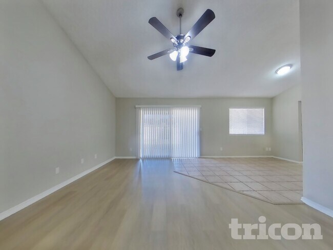 7310 E Dewan Cir in Mesa, AZ - Foto de edificio - Building Photo