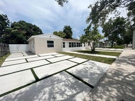 27 NE 5th Ave in Hialeah, FL - Building Photo