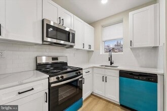 5959 Upland Way in Philadelphia, PA - Building Photo - Building Photo