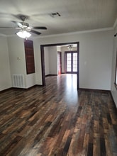 109 Champagne Ln in New Iberia, LA - Foto de edificio - Building Photo