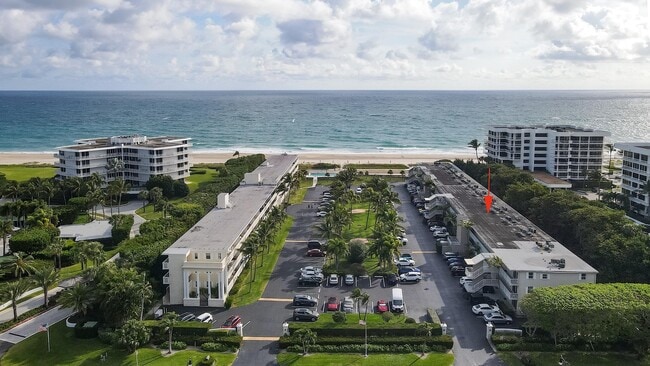 2565 S Ocean Blvd in Palm Beach, FL - Building Photo - Building Photo
