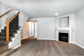 Bradley's Crossing in Peculiar, MO - Building Photo - Interior Photo
