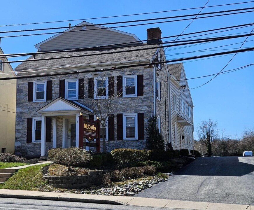 454 Germantown Pike in Lafayette Hill, PA - Building Photo