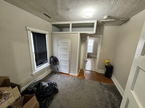 913 Claflin Rd in Manhattan, KS - Building Photo - Building Photo