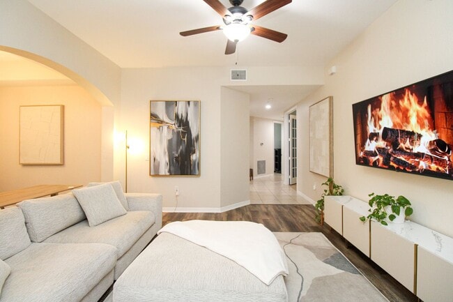 property at 1355 Mariposa Cir