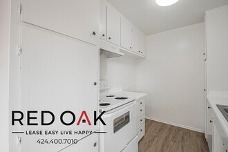 915 N Wilton Pl, Unit 213 in Los Angeles, CA - Building Photo - Building Photo