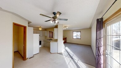 9406 B-94100 100 Ave in Grande Prairie, AB - Building Photo - Building Photo
