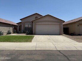 679 W Jardin Dr in Casa Grande, AZ - Building Photo