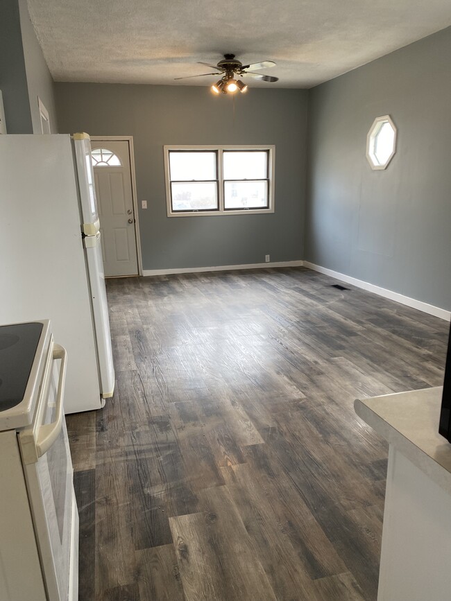 608 4th St SE in Willmar, MN - Foto de edificio - Building Photo