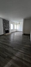 2305 Pictoria Dr in Bakersfield, CA - Building Photo - Building Photo