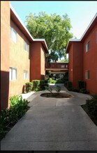 8135 Langdon Ave in Los Angeles, CA - Building Photo - Building Photo