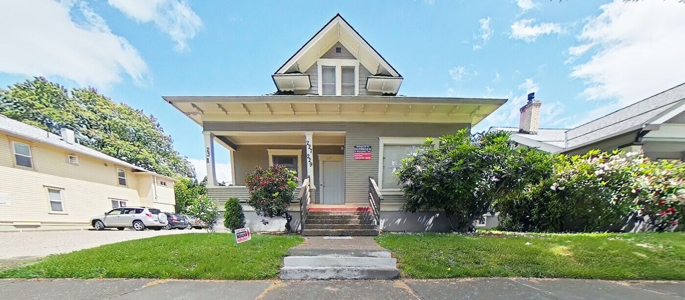 227 NW 9th St in Corvallis, OR - Building Photo