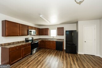 306 Blackfoot Trail in Villa Rica, GA - Building Photo - Building Photo