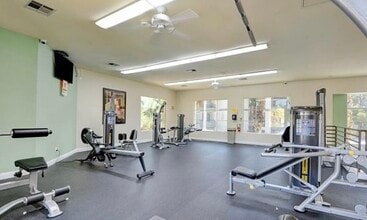 7123 S Durango Dr, Unit Living room in Las Vegas, NV - Foto de edificio - Building Photo