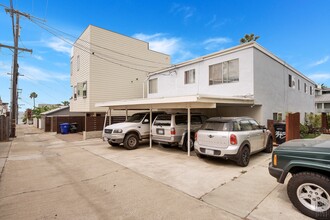 343 Playa Del Sur in La Jolla, CA - Building Photo - Building Photo