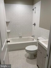 445 E Flora St in Philadelphia, PA - Building Photo - Building Photo