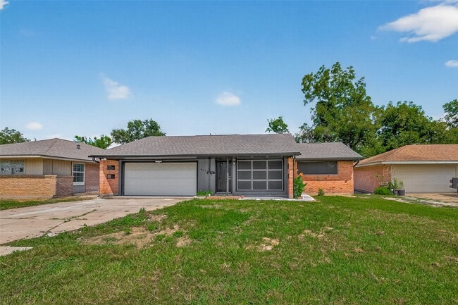 property at 627 Edgebrook Dr