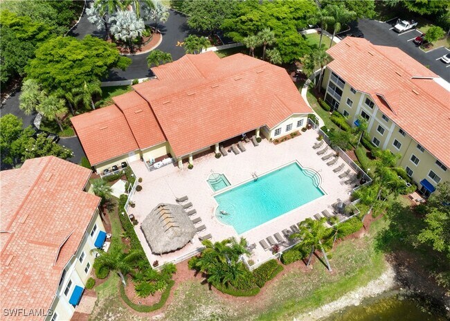 8264 Key Royal Cir in Naples, FL - Building Photo - Building Photo
