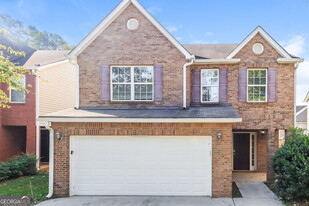 1915 Simmons Ln in Hampton, GA - Building Photo