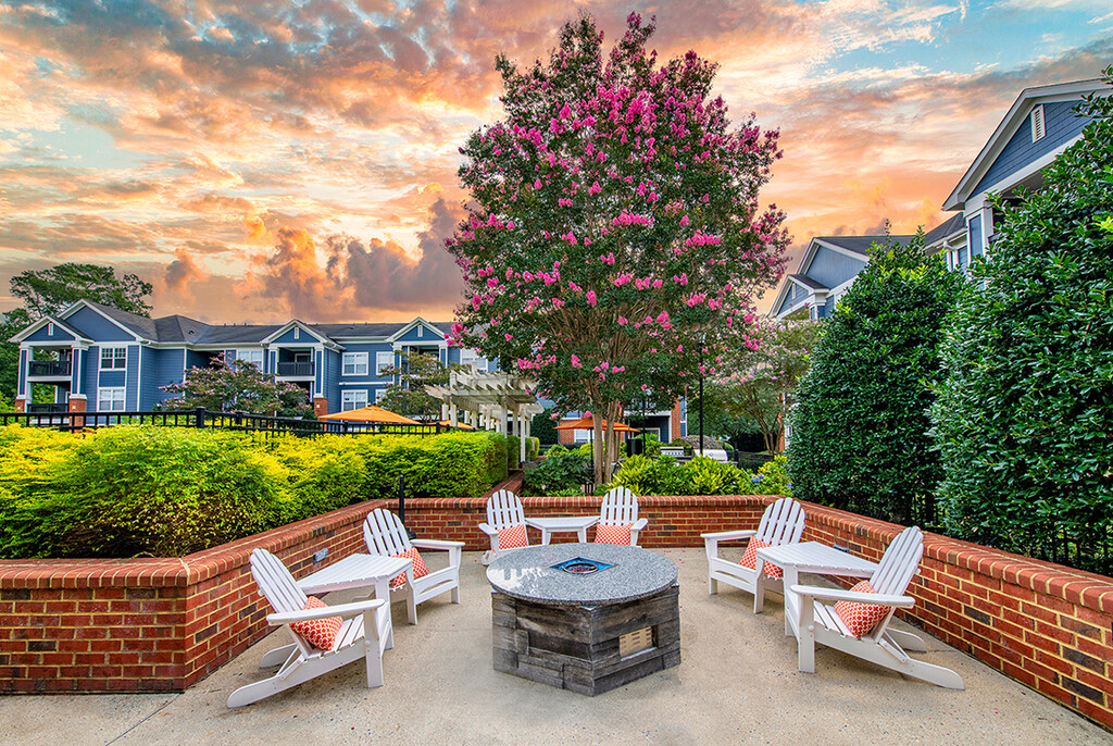 Adalay Bay Apartments in Chesapeake, VA