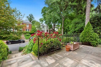 2933 28th St NW in Washington, DC - Building Photo - Building Photo