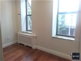 6 Spring Street in New York, NY - Building Photo