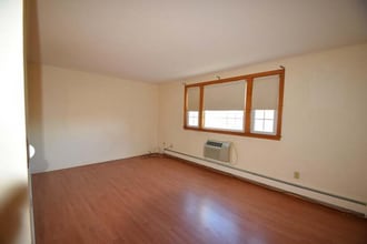 174 Upper County Rd in Dennis, MA - Building Photo - Building Photo