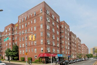 11146 76th Dr in Forest Hills, NY - Building Photo - Building Photo