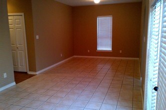 450-480 10th St in Lake Charles, LA - Foto de edificio - Interior Photo