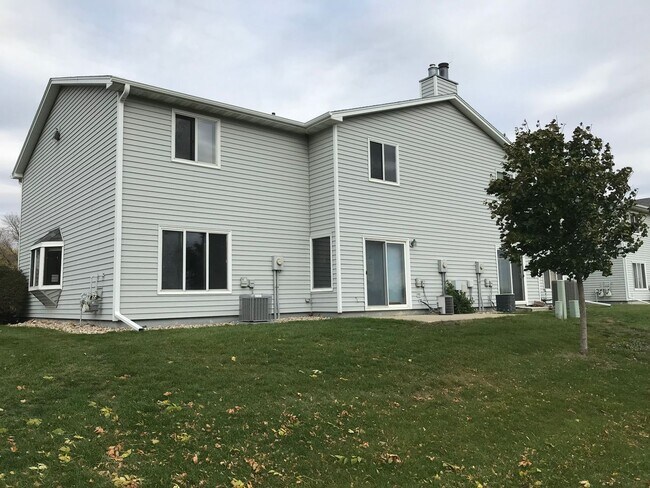 1123 S Bridgeport Pl in Sioux Falls, SD - Building Photo - Building Photo