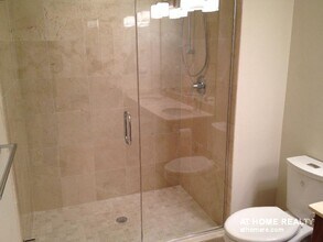 321 Hammond Pond Pky, Unit 301 in Chestnut Hill, MA - Building Photo - Building Photo