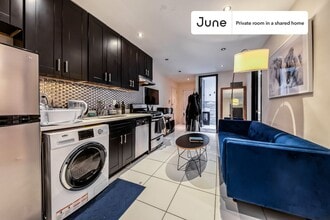 Private bedroom in 5 bed/2 bath Home in New York, NY - Building Photo - Building Photo