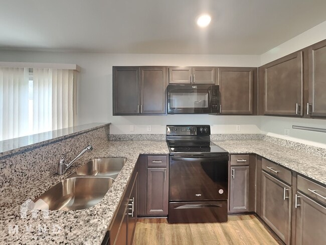 property at 43 Brown Thrasher Ct