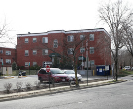 Beverly Park Apartments in Alexandria, VA - Building Photo - Building Photo