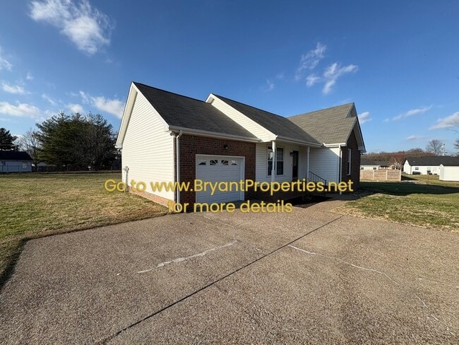 2002 Dogwood Ln in Greenbrier, TN - Building Photo - Building Photo