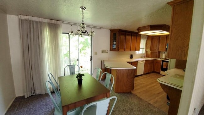 4611 Madison Ave in South Ogden, UT - Building Photo - Building Photo