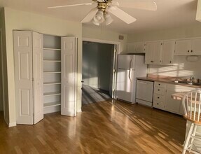 845 Country Club Dr in Libertyville, IL - Building Photo - Building Photo