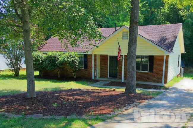 6631 Flat Rock Dr in Charlotte, NC - Foto de edificio - Building Photo