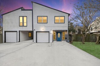 18122 Kings Row in Houston, TX - Building Photo - Building Photo