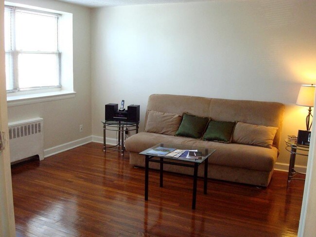 79 N Broadway-Unit -First floor in White Plains, NY - Building Photo - Building Photo