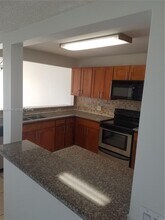 310 Racquet Club Rd in Weston, FL - Building Photo - Building Photo