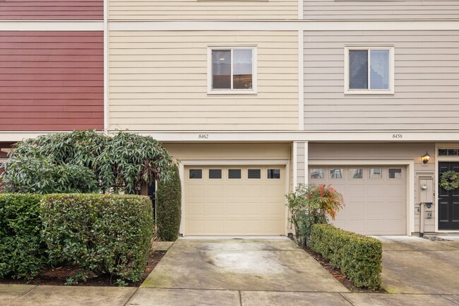 8462 NE Noelle Way in Beaverton, OR - Foto de edificio - Building Photo