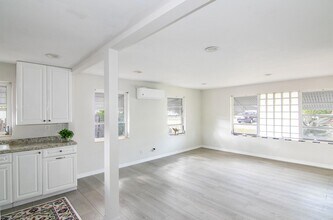 422 N Broadway in Lantana, FL - Building Photo - Building Photo